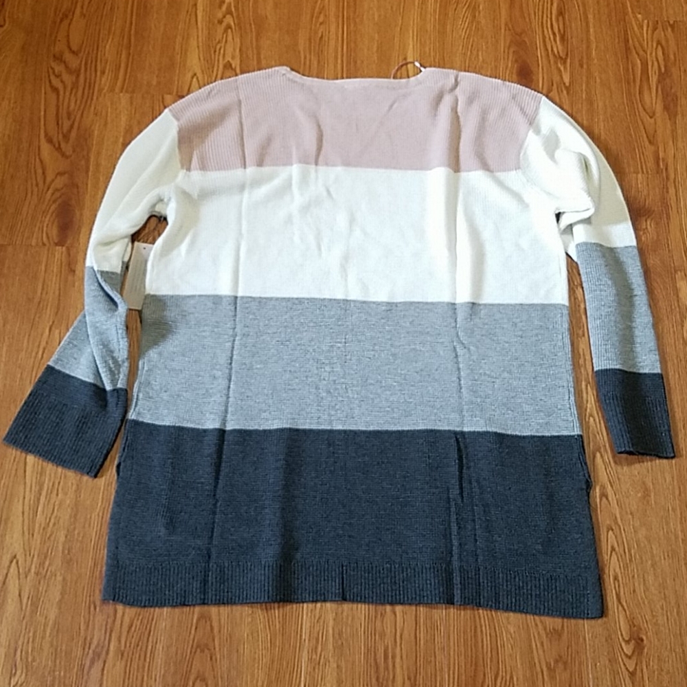 Colorblocked Waffled Sweater - Picture 3 of 3